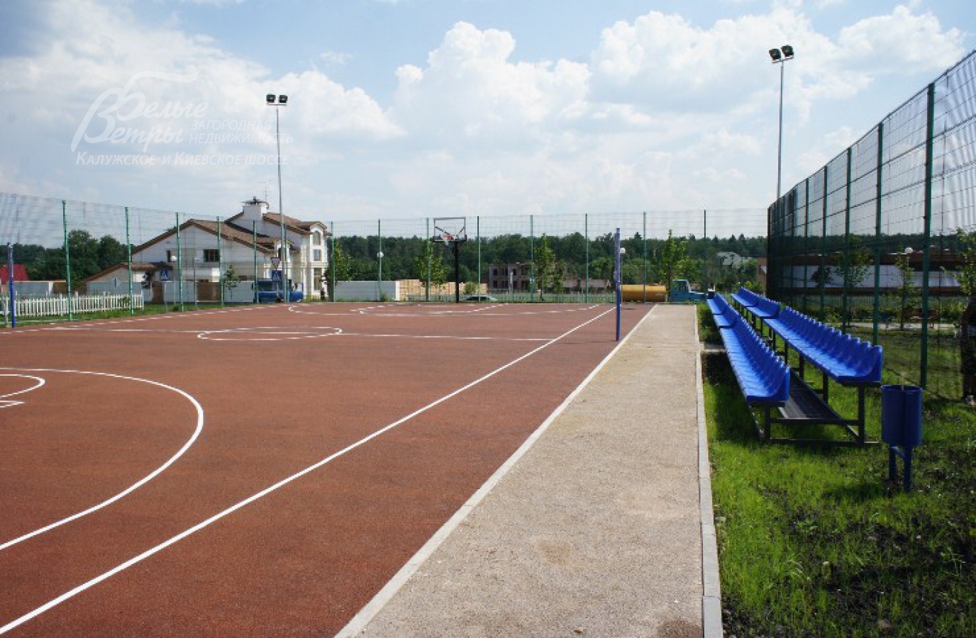 Баскетбольная площадка в поселке Антоновка