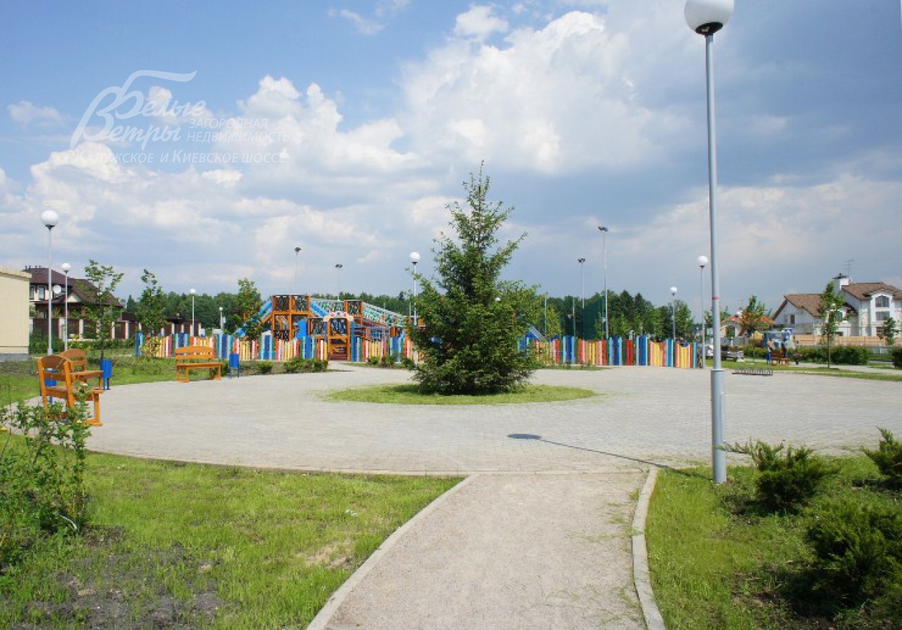 Прогулочная зона на территории поселка Антоновка